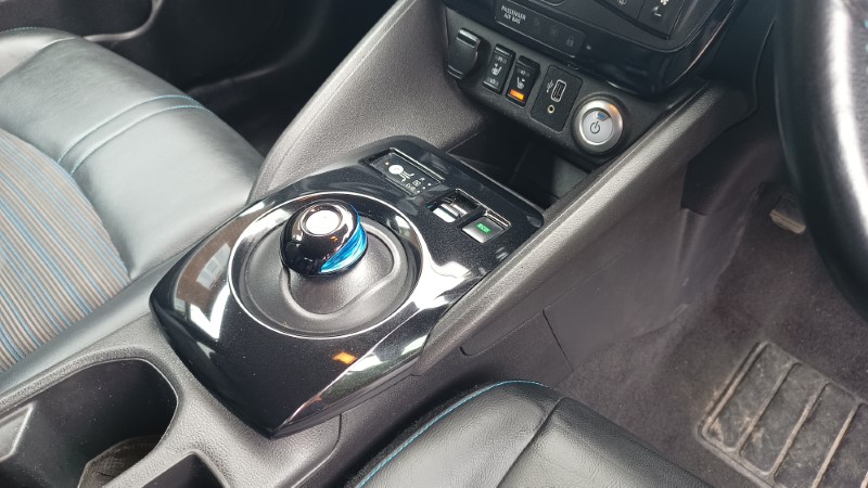 Nissan Leaf White For Sale (10)